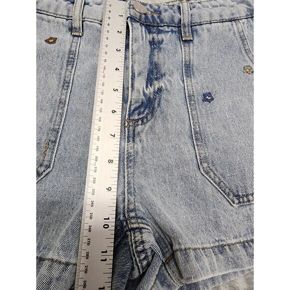 NEW Banjara Shorts Womens 7/27 Blue Embroidered Flowers High Rise Light Wash - Picture 8 of 11